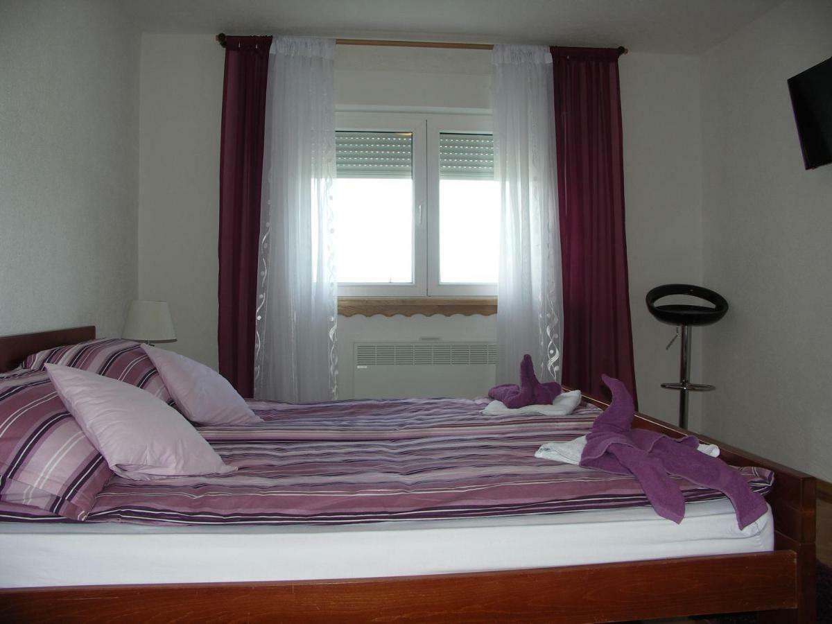 Apartments Zegarac House Korenica Eksteriør bilde